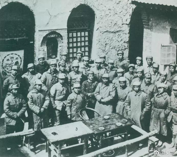1940年2月8日,八路軍政治部在山西省武鄉(xiāng)縣駐地召開太行文藝座談會,朱德在會上講話。