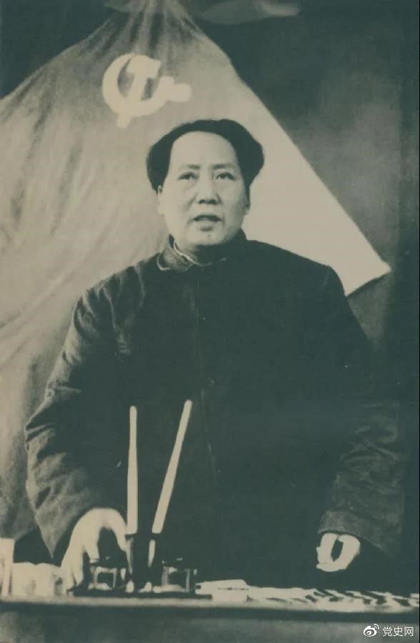 1949年3月5日,毛澤東在中共七屆二中全會(huì)上作報(bào)告。